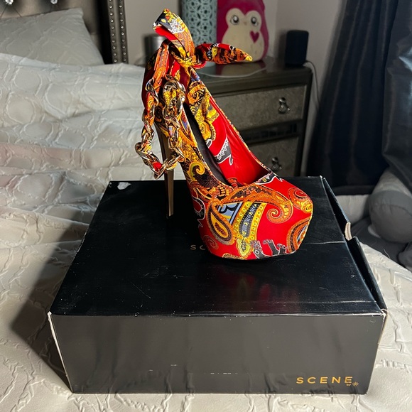 Scene Heels - Picture 2 of 4